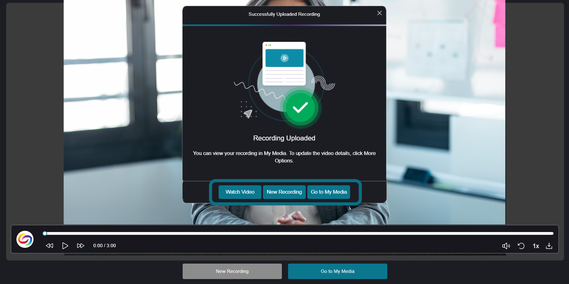 Image montrant la fenêtre Enregistrement téléchargé avec succès dans Browser Capture Studio avec les boutons Regarder la vidéo, Nouvel Enregistrement et Aller à Mes Médias mis en évidence.