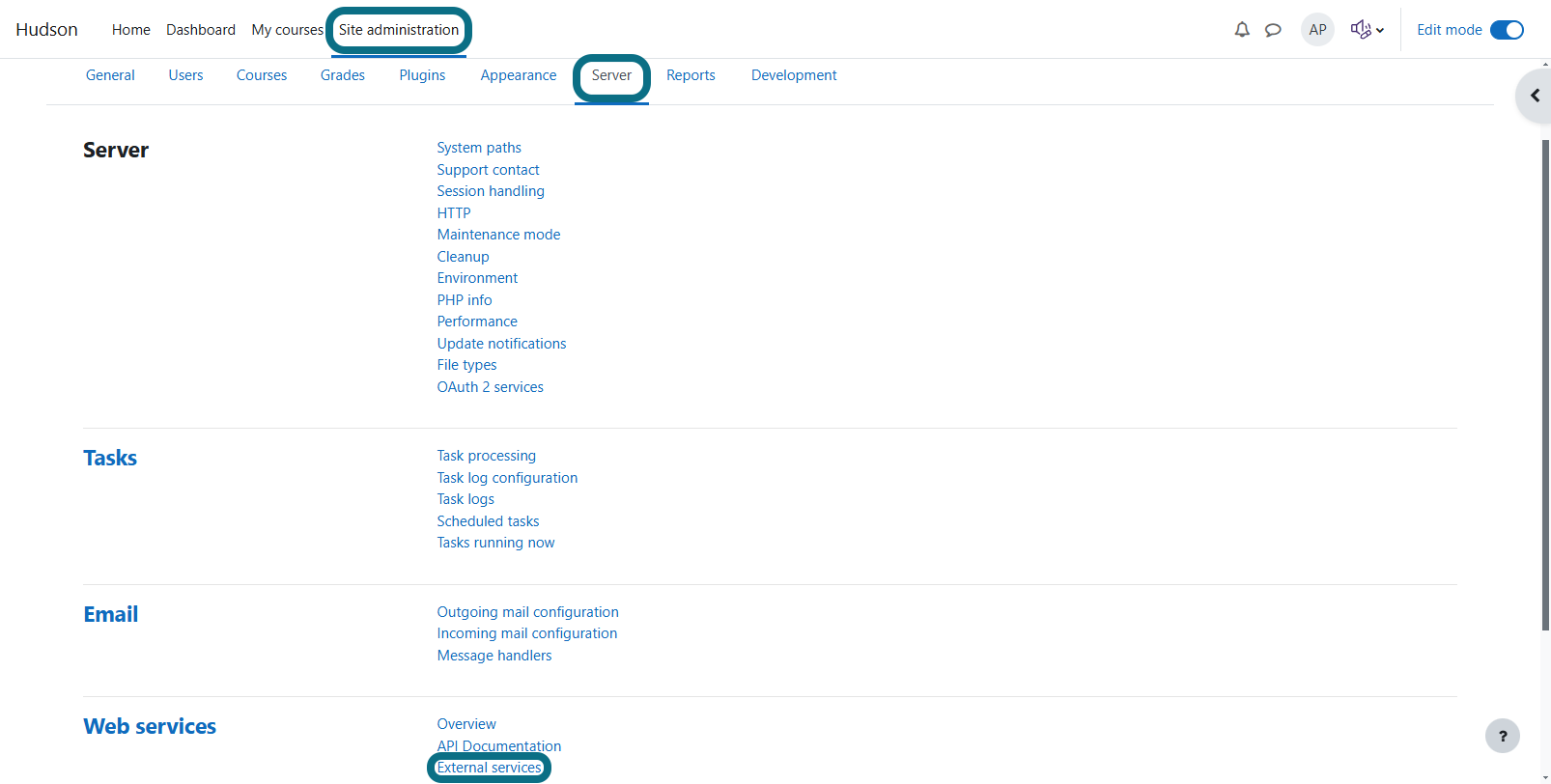 Dans l'administration du site, sous Serveur, le lien Services externes est affiché.